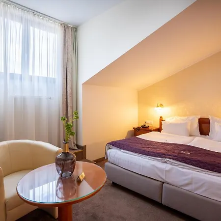 Am Schubertring Hotel 4*