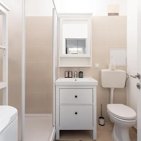 Apartment New Shalalaliving - Lovenest Or Workspace Near Schoenbrunn Bg