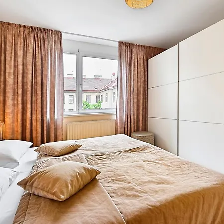 Peaceful Belvedere In Safe, Quiet & Location Apartmán