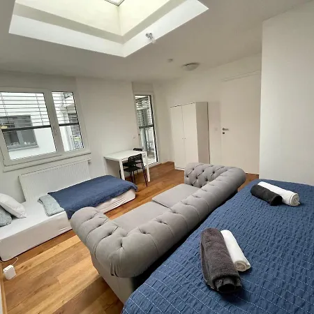 Homestay Eca Rooftop Live - Private & Serviced Vienna