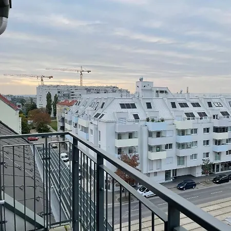 Eca Rooftop Live - Private & Serviced Vienna