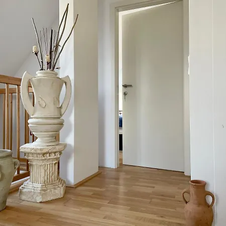 Eca Rooftop Live - Private & Serviced Homestay *