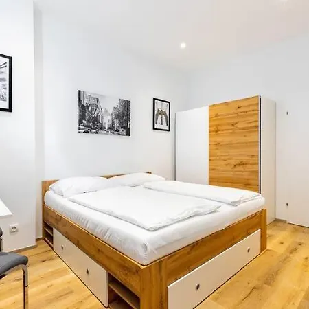Budget West With Shared Kitchen Appartamento *