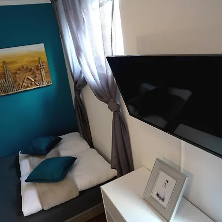Mad In Apartman