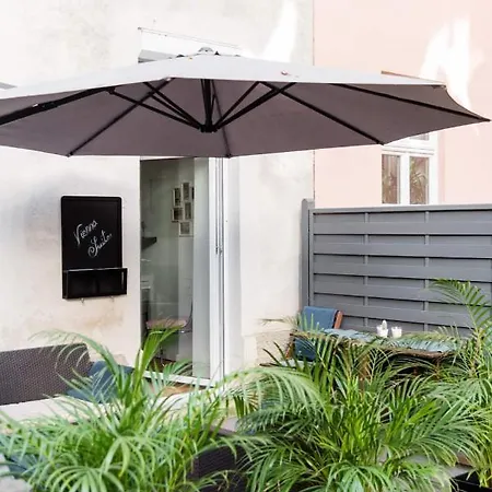Luxurious And Spacious 5 Min Walk To City Center, 1-2