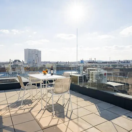 Rooftop Mit Grosser Terrasse * Vienna