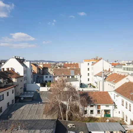Rooftop Mit Grosser Terrasse