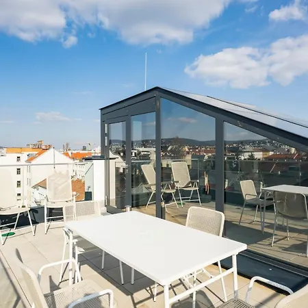 Apartment Rooftop Mit Grosser Terrasse