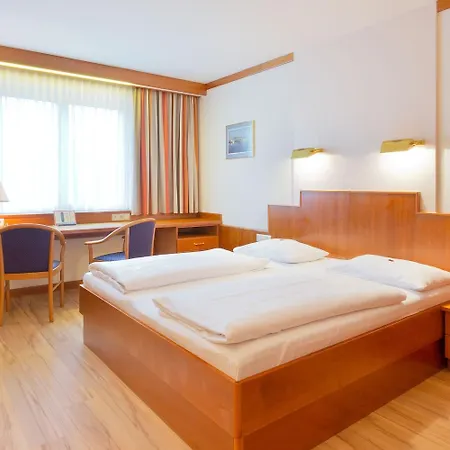 Hotel Vienna Sporthotel 4*