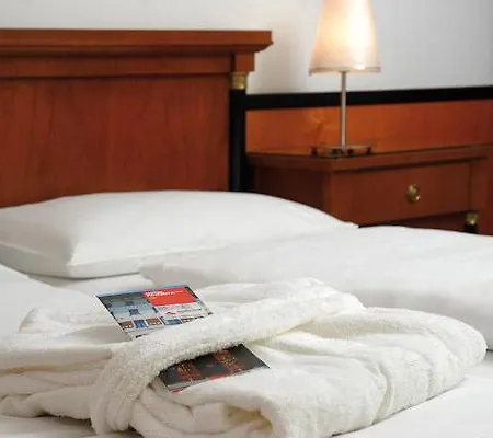 Austria Trend Favorita Hotel 4*
