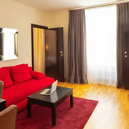 Aparthotel The Levante Rathaus 4*