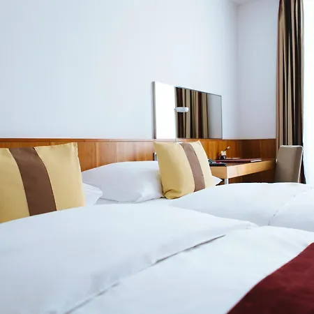 Hotel K+k Palais 4*