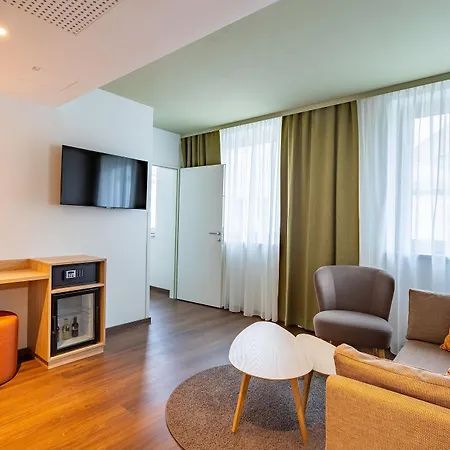 The Weekend Hotell