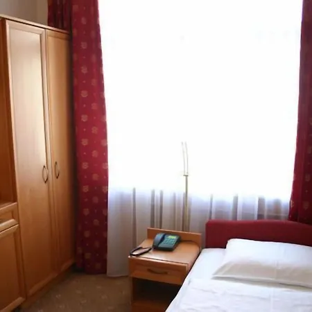 Corvinus - Newly Renovated Hotel Viena