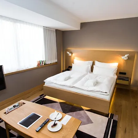 Hotel The 5*