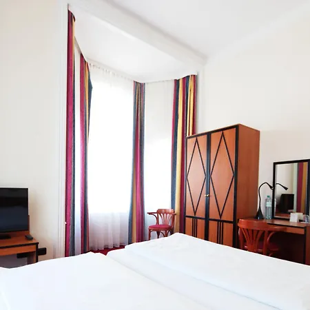 Drei Kronen Hotel 3*