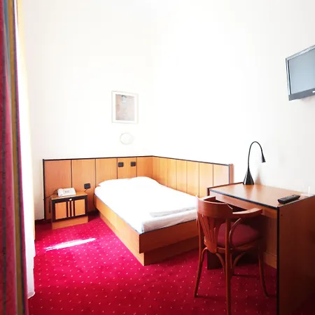 Hotel Drei Kronen 3*