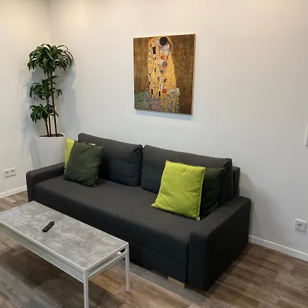 Kg38 - Modern Living