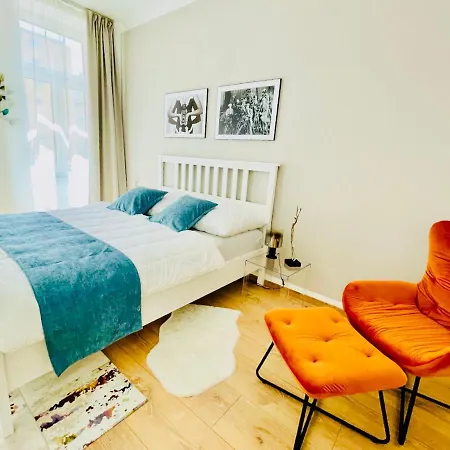 Colorful&quiet In Beautiful Viennese Building * Viena