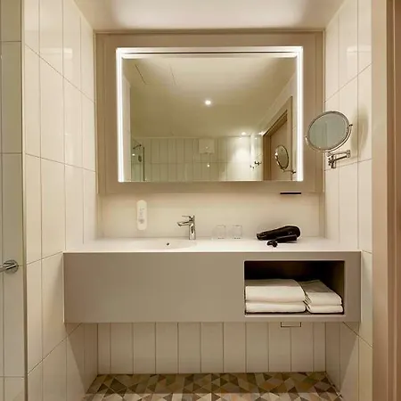 Hotel H+ 4*