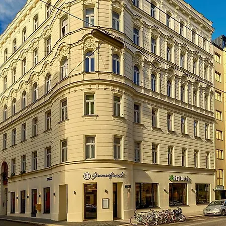 H+ Hotel 4*