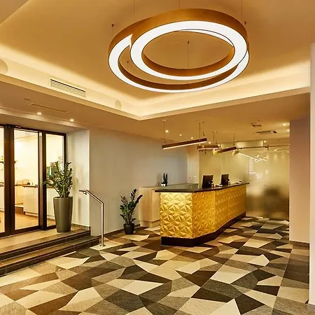 H+ Hotel