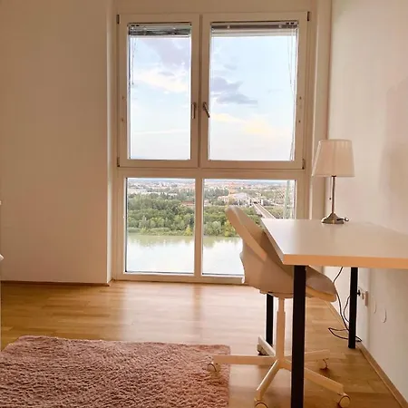 Danube Skyline Executive * Viena