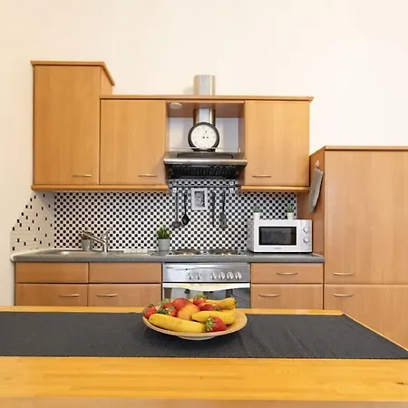 Charming & Authentic Flat - Central Located Apartament