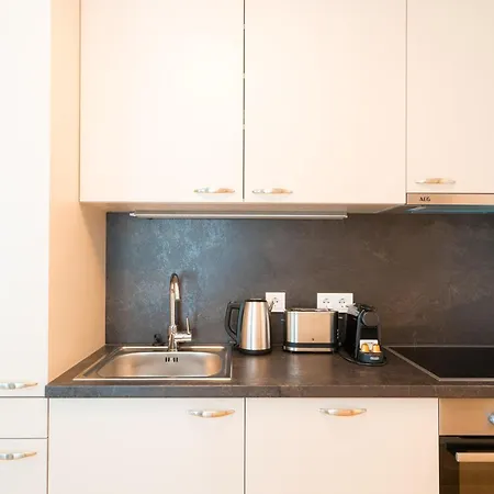 Residence, Marina Tower - Danube Hotel de apartamente *