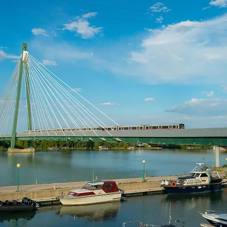 Residence, Marina Tower - Danube Hotel de apartamente Viena