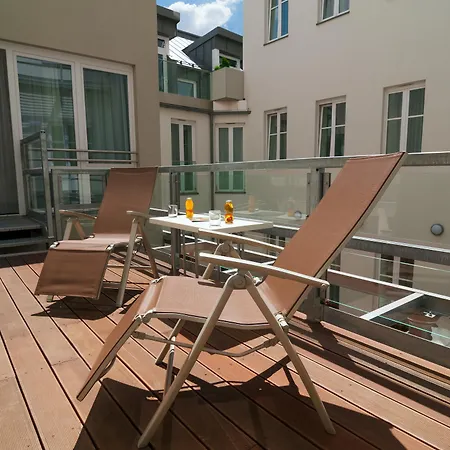 Fortyplusone - Newly Renovated! 4*