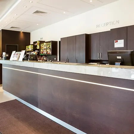 Hotell Austria Trend Doppio 4*
