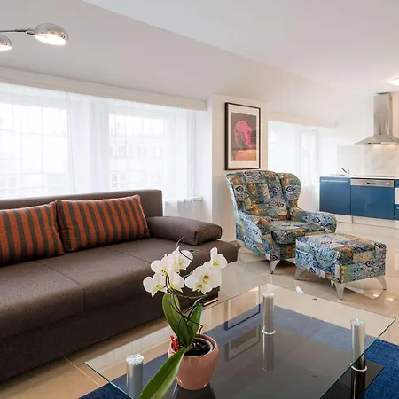 Western Celebrity Apart-hotel