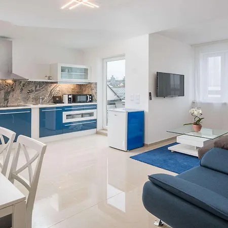 Western Celebrity Apart-hotel 4*