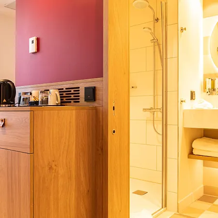 Hampton By Hilton Messe 3*