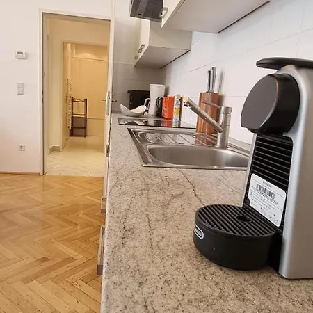 Aparthotel Urban Serviced *