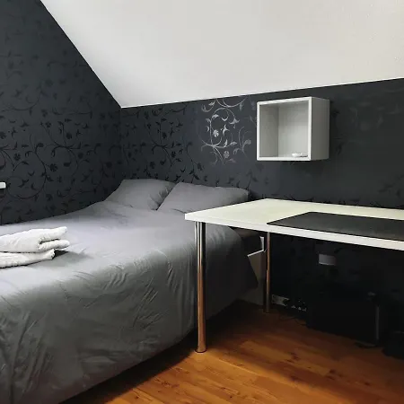 Town House Near Metro & Center منزل للإقامة