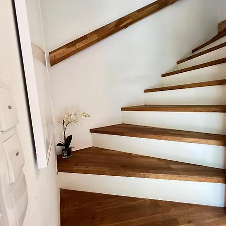 Charming Townhouse Directly By Metro Vienna