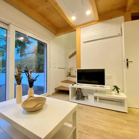 Charming Townhouse Directly By Metro *