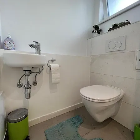 Apartment Charming Townhouse Directly By Metro