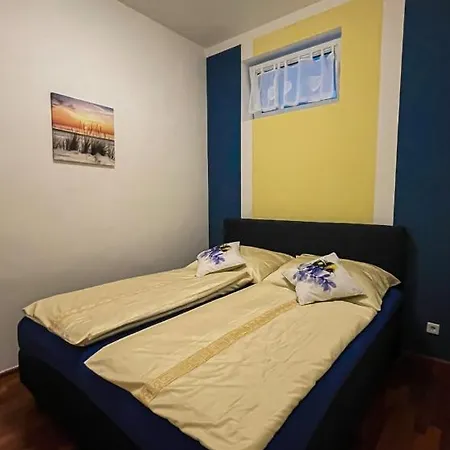 Neu-mobliertes Nahe Zentrum *