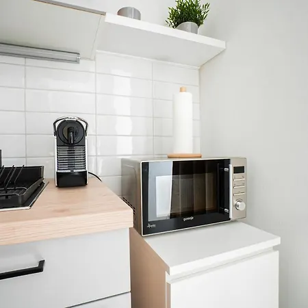 Chic Newly-renovated Steps From Subway In Vienna's Hernals District Viena
