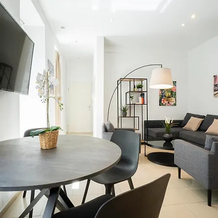 Chic Newly-renovated Steps From Subway In Vienna's Hernals District