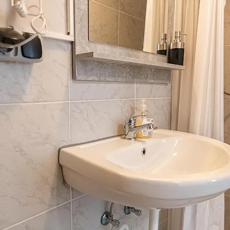 Cozy @ Hauptbahnhof - Well Situated & Central Apartment *