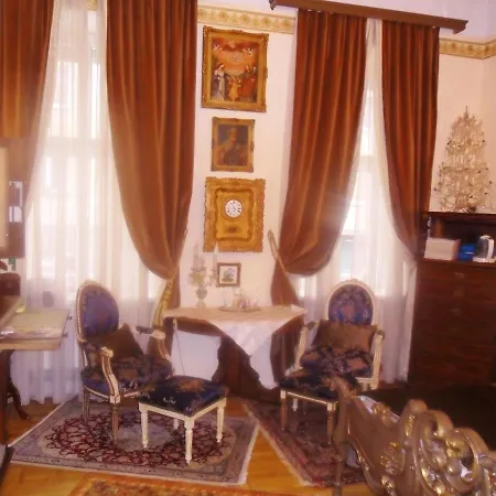 Luxury Near Castle Guest house