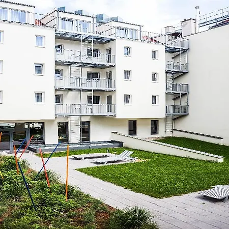 Elaya West 4* Viyana