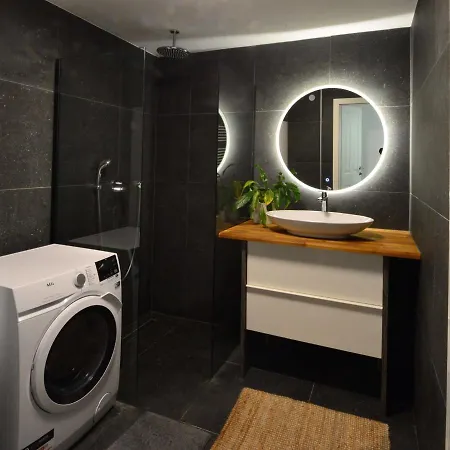 Apartament Modern Flat With Parking Space *
