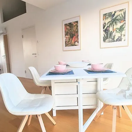 Rooftop Terrace, Free Garage Parking And Pool!