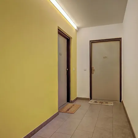Carin Deluxe Ii Apartment *