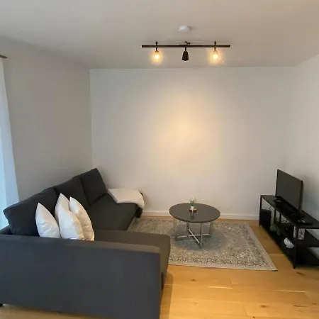 2-room 150m To Metro Apartment Vienna